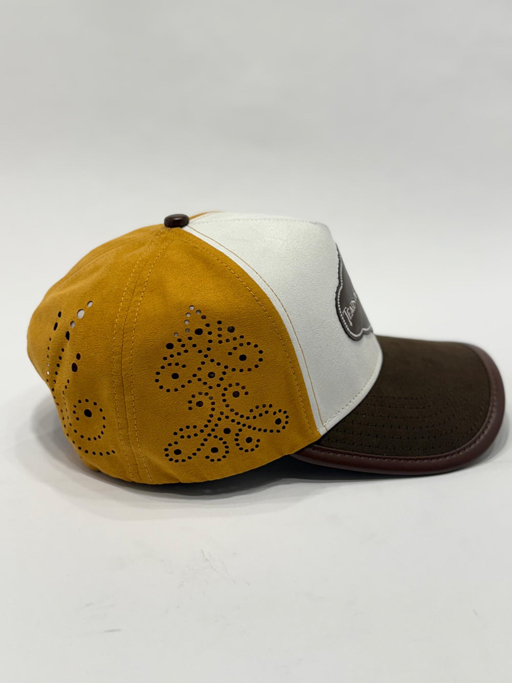 BROGUE HAT (THREE-TONE) (PRE-ORDER) angle 3