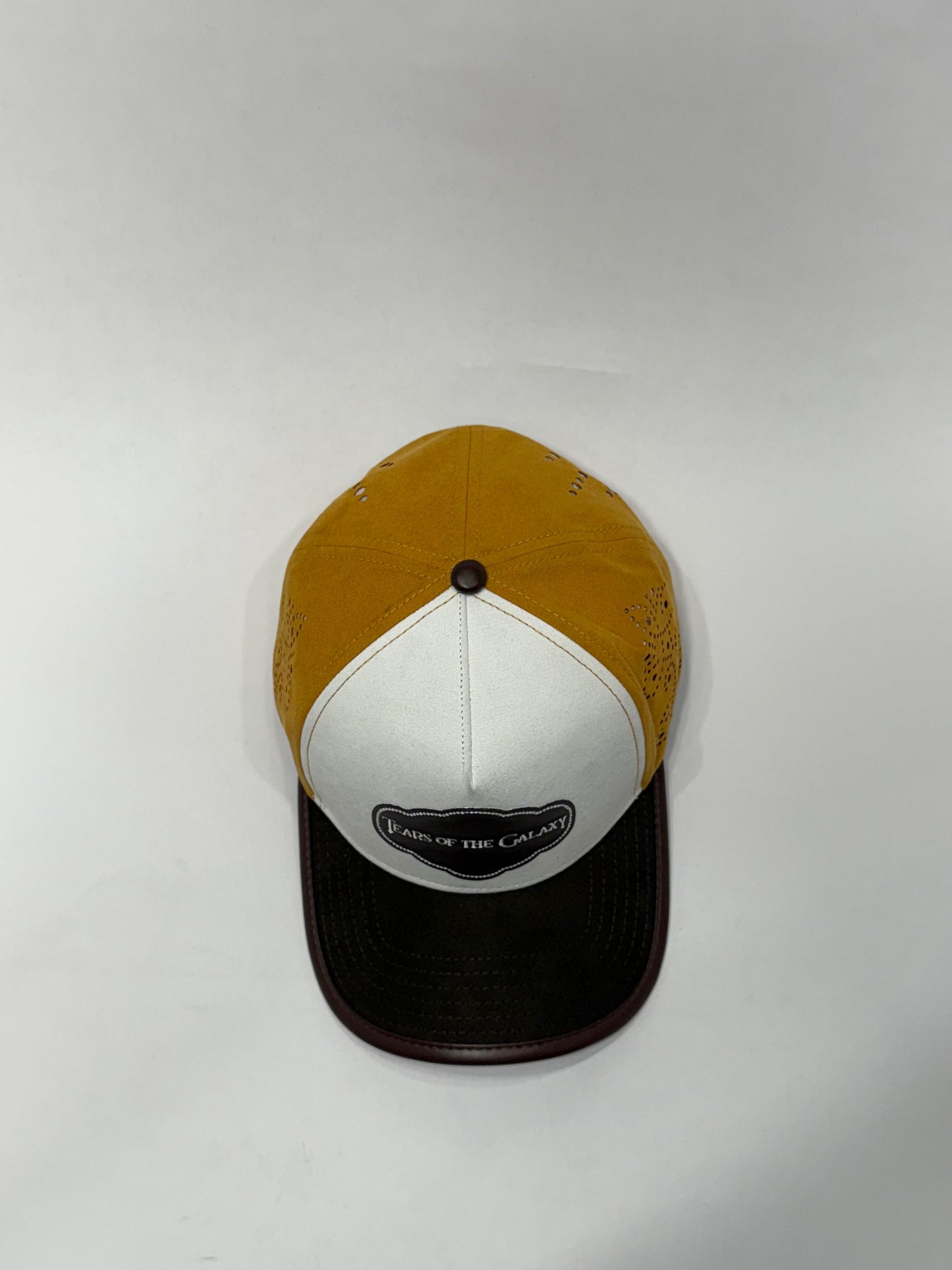BROGUE HAT (THREE-TONE) (PRE-ORDER)
